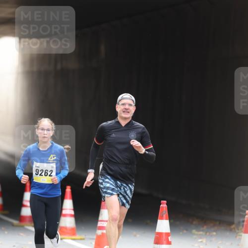05.10.2025 - 20. swb-Marathon Bremen Michael Strokosch http://msf.ph/oto/9210521 05.10.2025 10:37:05 Laufen 9262 meine-sportfotos.de