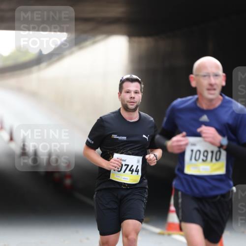 05.10.2025 - 20. swb-Marathon Bremen Michael Strokosch http://msf.ph/oto/9210539 05.10.2025 10:37:14 Laufen 0744, 10910 meine-sportfotos.de