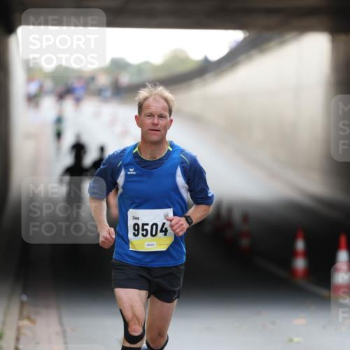 05.10.2025 - 20. swb-Marathon Bremen Michael Strokosch http://msf.ph/oto/9210544 05.10.2025 10:37:16 Laufen 9504 meine-sportfotos.de