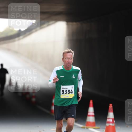 05.10.2025 - 20. swb-Marathon Bremen Michael Strokosch http://msf.ph/oto/9210588 05.10.2025 10:37:41 Laufen 9364 meine-sportfotos.de
