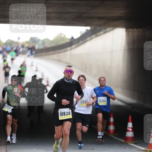 05.10.2025 - 20. swb-Marathon Bremen Michael Strokosch http://msf.ph/oto/9210598 05.10.2025 10:37:47 Laufen 10838, 11581, 10104 meine-sportfotos.de