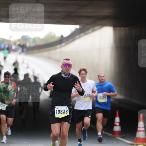 05.10.2025 - 20. swb-Marathon Bremen Michael Strokosch http://msf.ph/oto/9210600 05.10.2025 10:37:48 Laufen 10838, 11581, 10104 meine-sportfotos.de