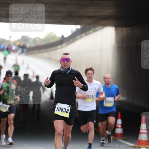 05.10.2025 - 20. swb-Marathon Bremen Michael Strokosch http://msf.ph/oto/9210601 05.10.2025 10:37:48 Laufen 700, 10838, 1581, 10104 meine-sportfotos.de