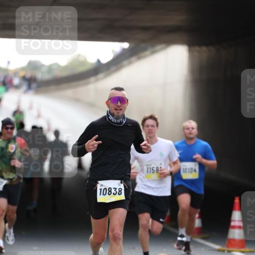 05.10.2025 - 20. swb-Marathon Bremen Michael Strokosch http://msf.ph/oto/9210603 05.10.2025 10:37:48 Laufen 10838, 1158, 10104 meine-sportfotos.de