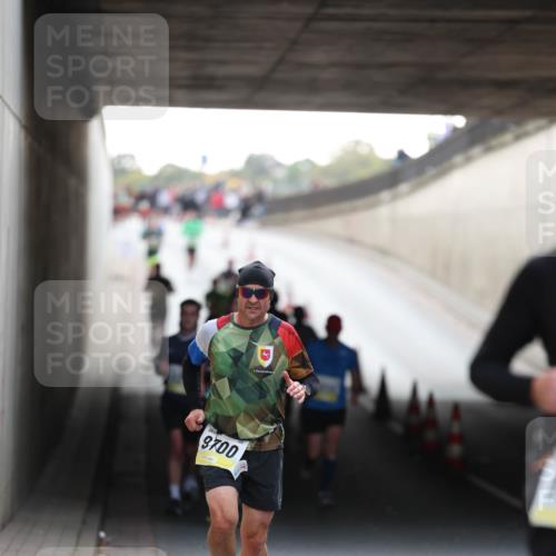 05.10.2025 - 20. swb-Marathon Bremen Michael Strokosch http://msf.ph/oto/9210607 05.10.2025 10:37:50 Laufen 9700, 130, 12 meine-sportfotos.de