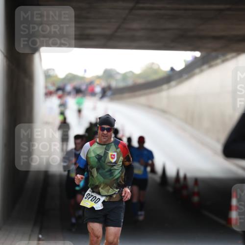05.10.2025 - 20. swb-Marathon Bremen Michael Strokosch http://msf.ph/oto/9210608 05.10.2025 10:37:50 Laufen 8700, 2 meine-sportfotos.de