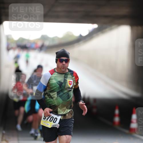 05.10.2025 - 20. swb-Marathon Bremen Michael Strokosch http://msf.ph/oto/9210615 05.10.2025 10:37:52 Laufen 5700, 1 meine-sportfotos.de