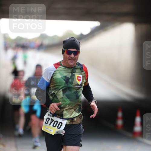 05.10.2025 - 20. swb-Marathon Bremen Michael Strokosch http://msf.ph/oto/9210618 05.10.2025 10:37:53 Laufen 1, 9700, 02538 meine-sportfotos.de