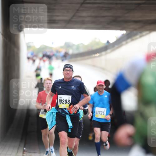 05.10.2025 - 20. swb-Marathon Bremen Michael Strokosch http://msf.ph/oto/9210619 05.10.2025 10:37:54 Laufen 10208, 11725 meine-sportfotos.de