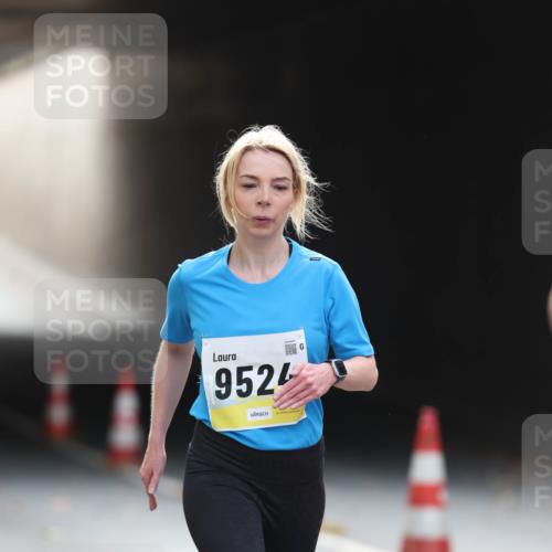 05.10.2025 - 20. swb-Marathon Bremen Michael Strokosch http://msf.ph/oto/9210639 05.10.2025 10:38:03 Laufen 9524 meine-sportfotos.de