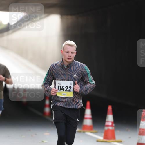 05.10.2025 - 20. swb-Marathon Bremen Michael Strokosch http://msf.ph/oto/9210647 05.10.2025 10:38:07 Laufen 11422 meine-sportfotos.de