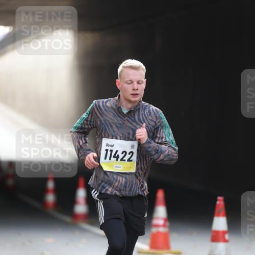 05.10.2025 - 20. swb-Marathon Bremen Michael Strokosch http://msf.ph/oto/9210649 05.10.2025 10:38:08 Laufen 11422 meine-sportfotos.de