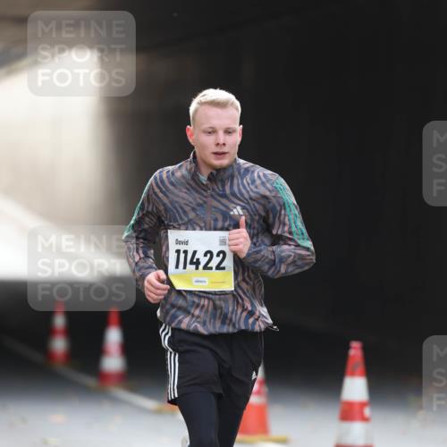 05.10.2025 - 20. swb-Marathon Bremen Michael Strokosch http://msf.ph/oto/9210650 05.10.2025 10:38:08 Laufen 11422 meine-sportfotos.de