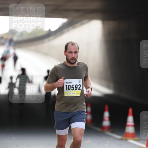 05.10.2025 - 20. swb-Marathon Bremen Michael Strokosch http://msf.ph/oto/9210653 05.10.2025 10:38:09 Laufen 10592 meine-sportfotos.de
