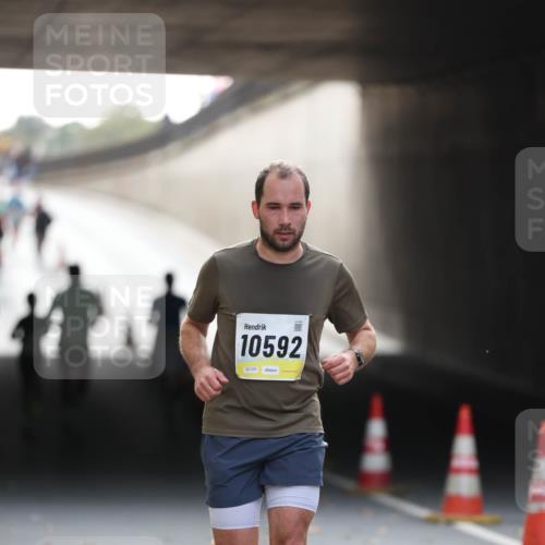 05.10.2025 - 20. swb-Marathon Bremen Michael Strokosch http://msf.ph/oto/9210654 05.10.2025 10:38:09 Laufen 10592, 02124 meine-sportfotos.de