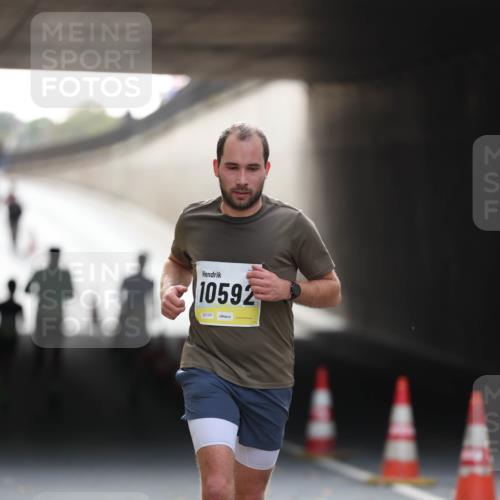 05.10.2025 - 20. swb-Marathon Bremen Michael Strokosch http://msf.ph/oto/9210655 05.10.2025 10:38:09 Laufen 10592, 02124 meine-sportfotos.de