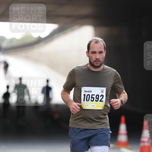 05.10.2025 - 20. swb-Marathon Bremen Michael Strokosch http://msf.ph/oto/9210657 05.10.2025 10:38:10 Laufen 10592, 02124 meine-sportfotos.de