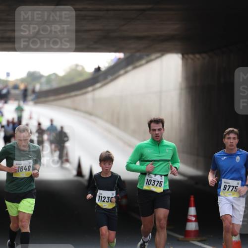 05.10.2025 - 20. swb-Marathon Bremen Michael Strokosch http://msf.ph/oto/9210663 05.10.2025 10:38:15 Laufen 1640, 11230, 10375, 9775 meine-sportfotos.de