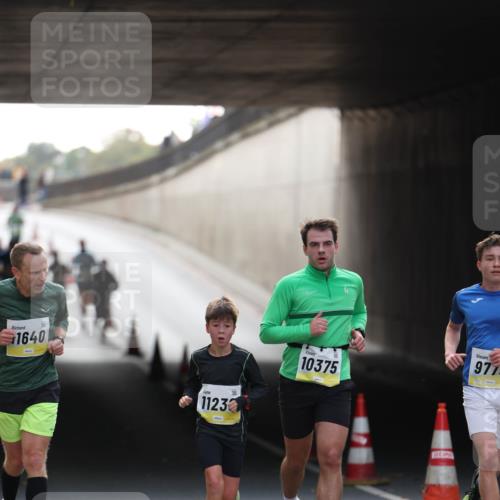 05.10.2025 - 20. swb-Marathon Bremen Michael Strokosch http://msf.ph/oto/9210666 05.10.2025 10:38:16 Laufen 1640, 11232, 10375, 977 meine-sportfotos.de