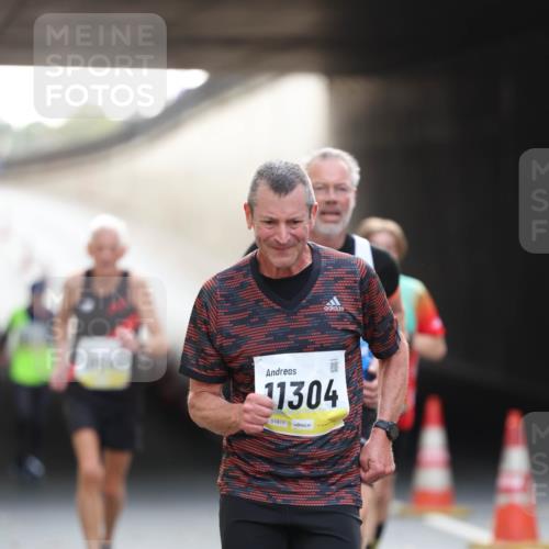 05.10.2025 - 20. swb-Marathon Bremen Michael Strokosch http://msf.ph/oto/9210699 05.10.2025 10:38:35 Laufen 1304, 01817 meine-sportfotos.de
