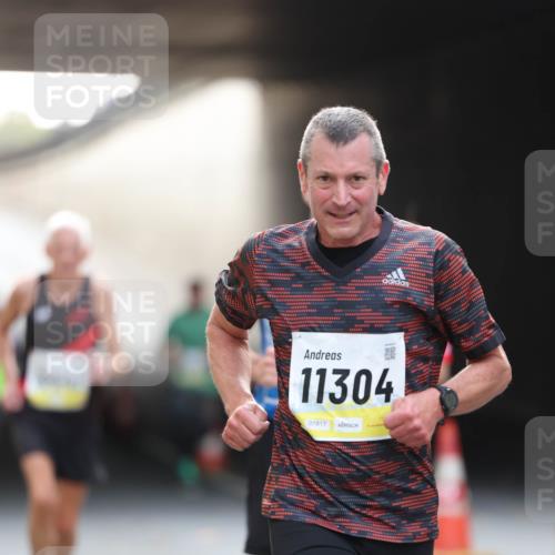 05.10.2025 - 20. swb-Marathon Bremen Michael Strokosch http://msf.ph/oto/9210701 05.10.2025 10:38:36 Laufen 11304, 01817 meine-sportfotos.de