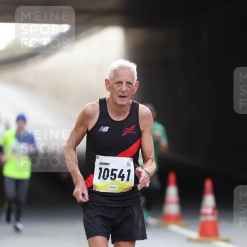 05.10.2025 - 20. swb-Marathon Bremen Michael Strokosch http://msf.ph/oto/9210707 05.10.2025 10:38:38 Laufen 10541 meine-sportfotos.de