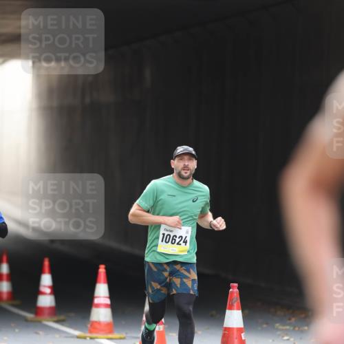 05.10.2025 - 20. swb-Marathon Bremen Michael Strokosch http://msf.ph/oto/9210710 05.10.2025 10:38:40 Laufen 5, 10624 meine-sportfotos.de