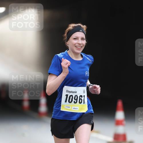 05.10.2025 - 20. swb-Marathon Bremen Michael Strokosch http://msf.ph/oto/9210723 05.10.2025 10:38:44 Laufen 10961, 01888 meine-sportfotos.de
