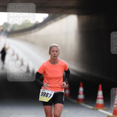 05.10.2025 - 20. swb-Marathon Bremen Michael Strokosch http://msf.ph/oto/9210726 05.10.2025 10:38:50 Laufen 9967 meine-sportfotos.de