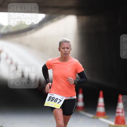 05.10.2025 - 20. swb-Marathon Bremen Michael Strokosch http://msf.ph/oto/9210728 05.10.2025 10:38:50 Laufen 9967, 02004 meine-sportfotos.de