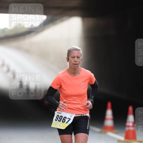 05.10.2025 - 20. swb-Marathon Bremen Michael Strokosch http://msf.ph/oto/9210729 05.10.2025 10:38:50 Laufen 9967, 02004 meine-sportfotos.de