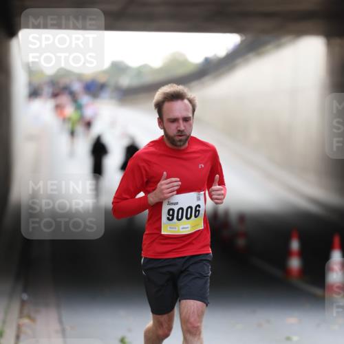05.10.2025 - 20. swb-Marathon Bremen Michael Strokosch http://msf.ph/oto/9210737 05.10.2025 10:38:53 Laufen 9006, 02372 meine-sportfotos.de