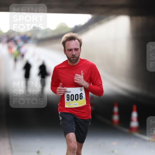 05.10.2025 - 20. swb-Marathon Bremen Michael Strokosch http://msf.ph/oto/9210738 05.10.2025 10:38:53 Laufen 9006, 02372 meine-sportfotos.de