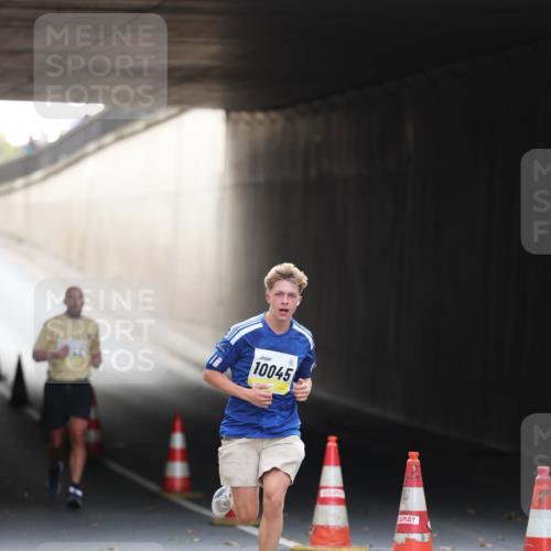 05.10.2025 - 20. swb-Marathon Bremen Michael Strokosch http://msf.ph/oto/9210741 05.10.2025 10:39:02 Laufen 10045 meine-sportfotos.de