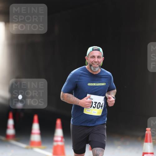 05.10.2025 - 20. swb-Marathon Bremen Michael Strokosch http://msf.ph/oto/9210773 05.10.2025 10:39:12 Laufen 02059, 304 meine-sportfotos.de