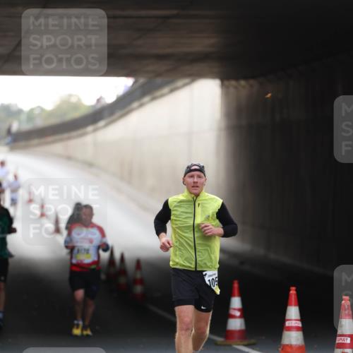 05.10.2025 - 20. swb-Marathon Bremen Michael Strokosch http://msf.ph/oto/9210774 05.10.2025 10:39:16 Laufen 105 meine-sportfotos.de