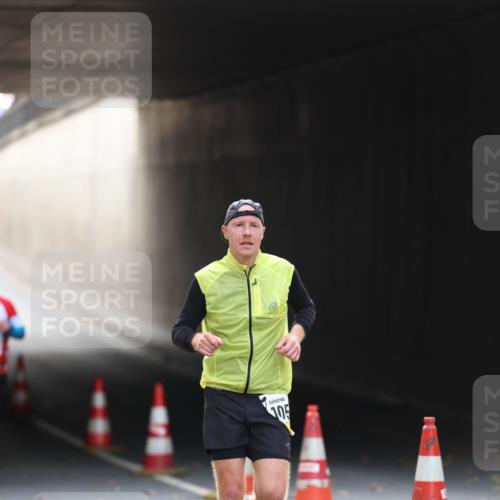 05.10.2025 - 20. swb-Marathon Bremen Michael Strokosch http://msf.ph/oto/9210779 05.10.2025 10:39:17 Laufen 105 meine-sportfotos.de