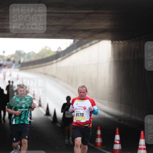05.10.2025 - 20. swb-Marathon Bremen Michael Strokosch http://msf.ph/oto/9210782 05.10.2025 10:39:19 Laufen 9170 meine-sportfotos.de