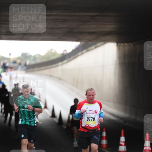 05.10.2025 - 20. swb-Marathon Bremen Michael Strokosch http://msf.ph/oto/9210783 05.10.2025 10:39:19 Laufen 9170, 1200 meine-sportfotos.de