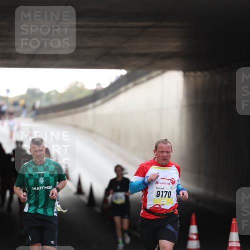 05.10.2025 - 20. swb-Marathon Bremen Michael Strokosch http://msf.ph/oto/9210786 05.10.2025 10:39:20 Laufen 9170 meine-sportfotos.de