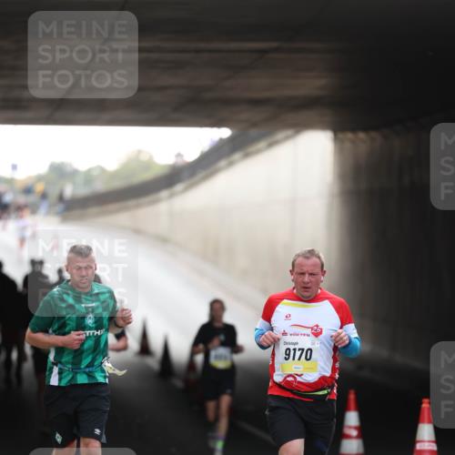 05.10.2025 - 20. swb-Marathon Bremen Michael Strokosch http://msf.ph/oto/9210787 05.10.2025 10:39:20 Laufen 9170 meine-sportfotos.de
