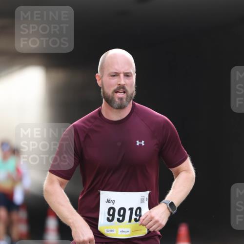 05.10.2025 - 20. swb-Marathon Bremen Michael Strokosch http://msf.ph/oto/9210810 05.10.2025 10:39:31 Laufen 9919, 02589 meine-sportfotos.de