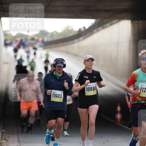 05.10.2025 - 20. swb-Marathon Bremen Michael Strokosch http://msf.ph/oto/9210819 05.10.2025 10:39:35 Laufen 11503, 10666, 112 meine-sportfotos.de