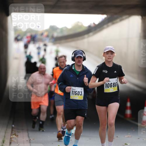 05.10.2025 - 20. swb-Marathon Bremen Michael Strokosch http://msf.ph/oto/9210822 05.10.2025 10:39:35 Laufen 11503, 10666 meine-sportfotos.de