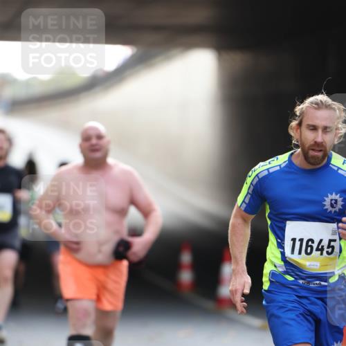05.10.2025 - 20. swb-Marathon Bremen Michael Strokosch http://msf.ph/oto/9210833 05.10.2025 10:39:43 Laufen 11645, 110 meine-sportfotos.de