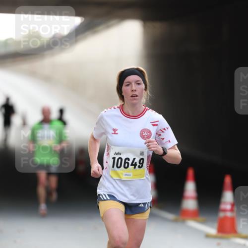 05.10.2025 - 20. swb-Marathon Bremen Michael Strokosch http://msf.ph/oto/9210840 05.10.2025 10:39:50 Laufen 10649 meine-sportfotos.de