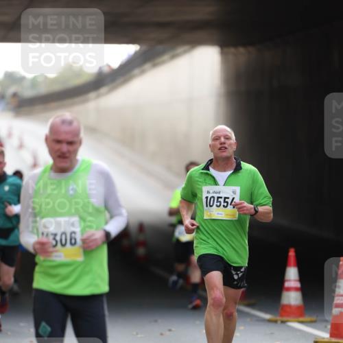 05.10.2025 - 20. swb-Marathon Bremen Michael Strokosch http://msf.ph/oto/9210850 05.10.2025 10:39:54 Laufen 306, 10554 meine-sportfotos.de