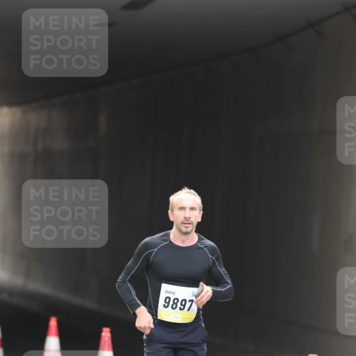 05.10.2025 - 20. swb-Marathon Bremen Michael Strokosch http://msf.ph/oto/9210868 05.10.2025 10:40:04 Laufen 9897 meine-sportfotos.de