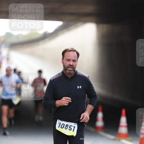 05.10.2025 - 20. swb-Marathon Bremen Michael Strokosch http://msf.ph/oto/9210874 05.10.2025 10:40:06 Laufen 10851 meine-sportfotos.de