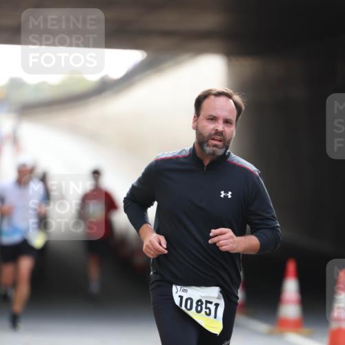 05.10.2025 - 20. swb-Marathon Bremen Michael Strokosch http://msf.ph/oto/9210876 05.10.2025 10:40:07 Laufen 10851 meine-sportfotos.de